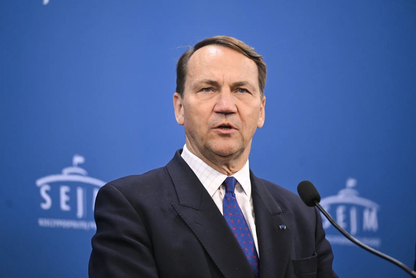 Burza w Sejmie. Sikorski ostro o "zaglądaniu w życiorysy". "Przywoływanie upiorów z historii"
