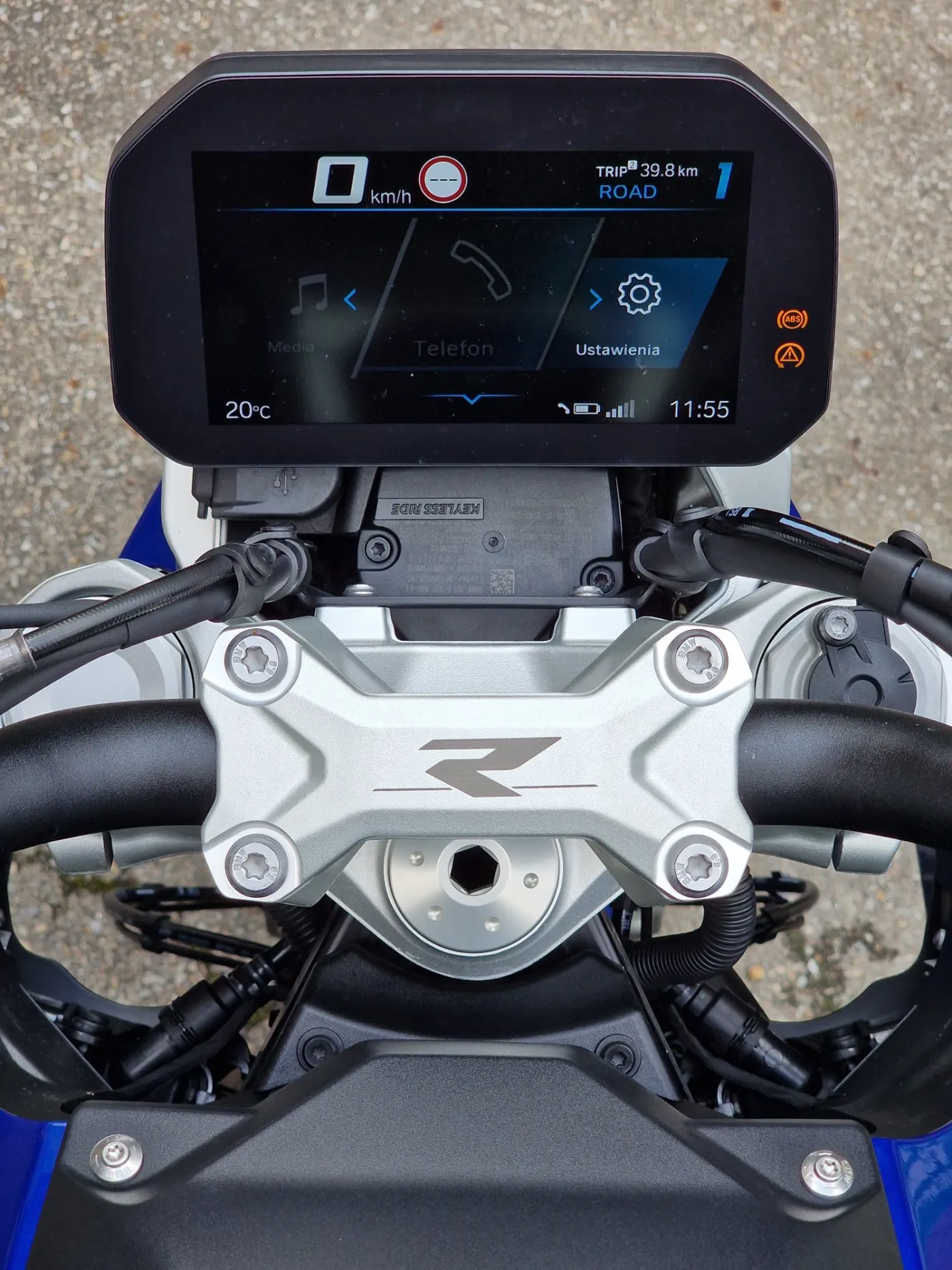 BMW R1300R - widok z perspektywy kierowcy na wyświetlacz
