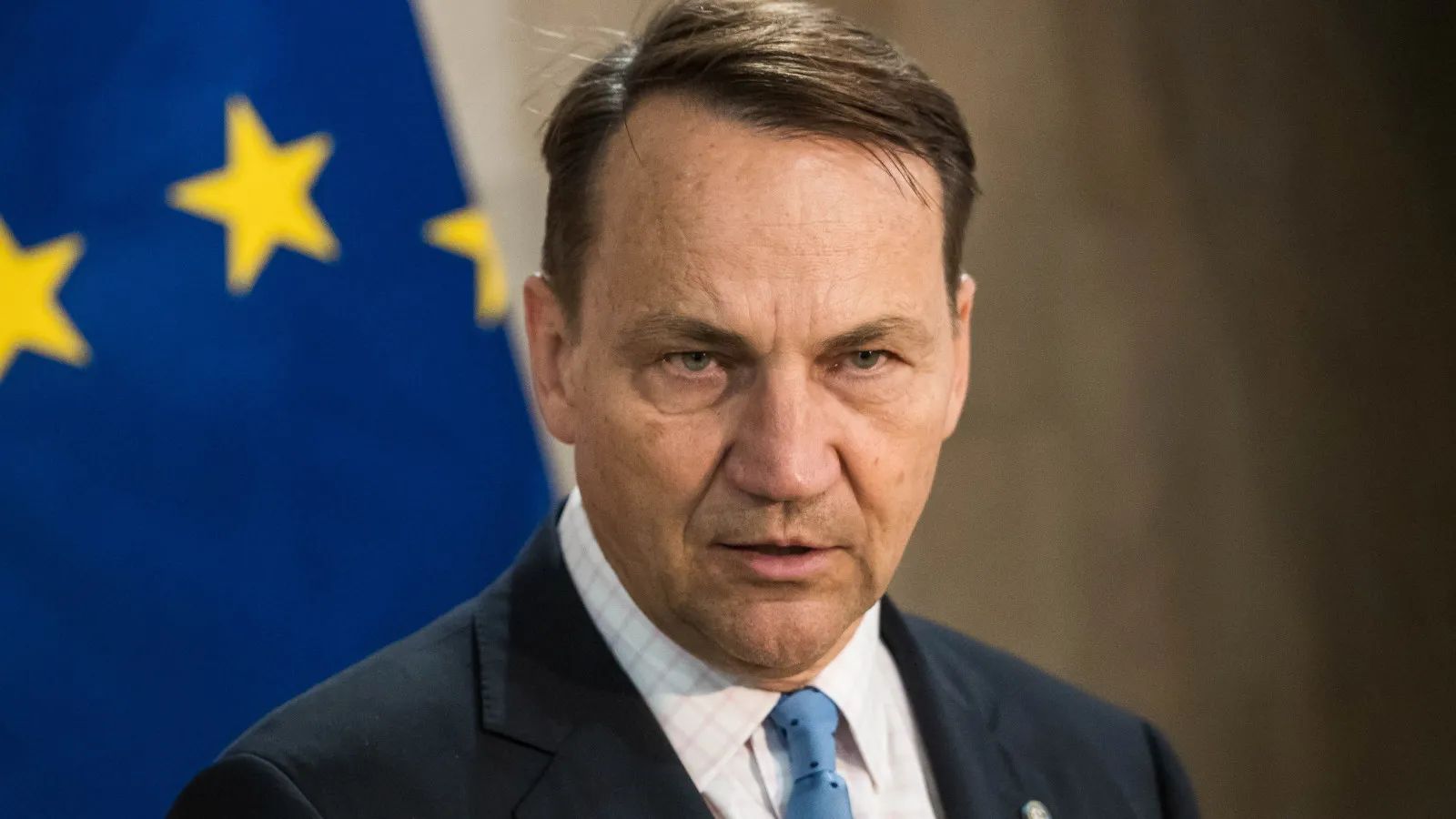 Sikorski: Polska odpowie Rosji nieprowokująco, choć poważnie