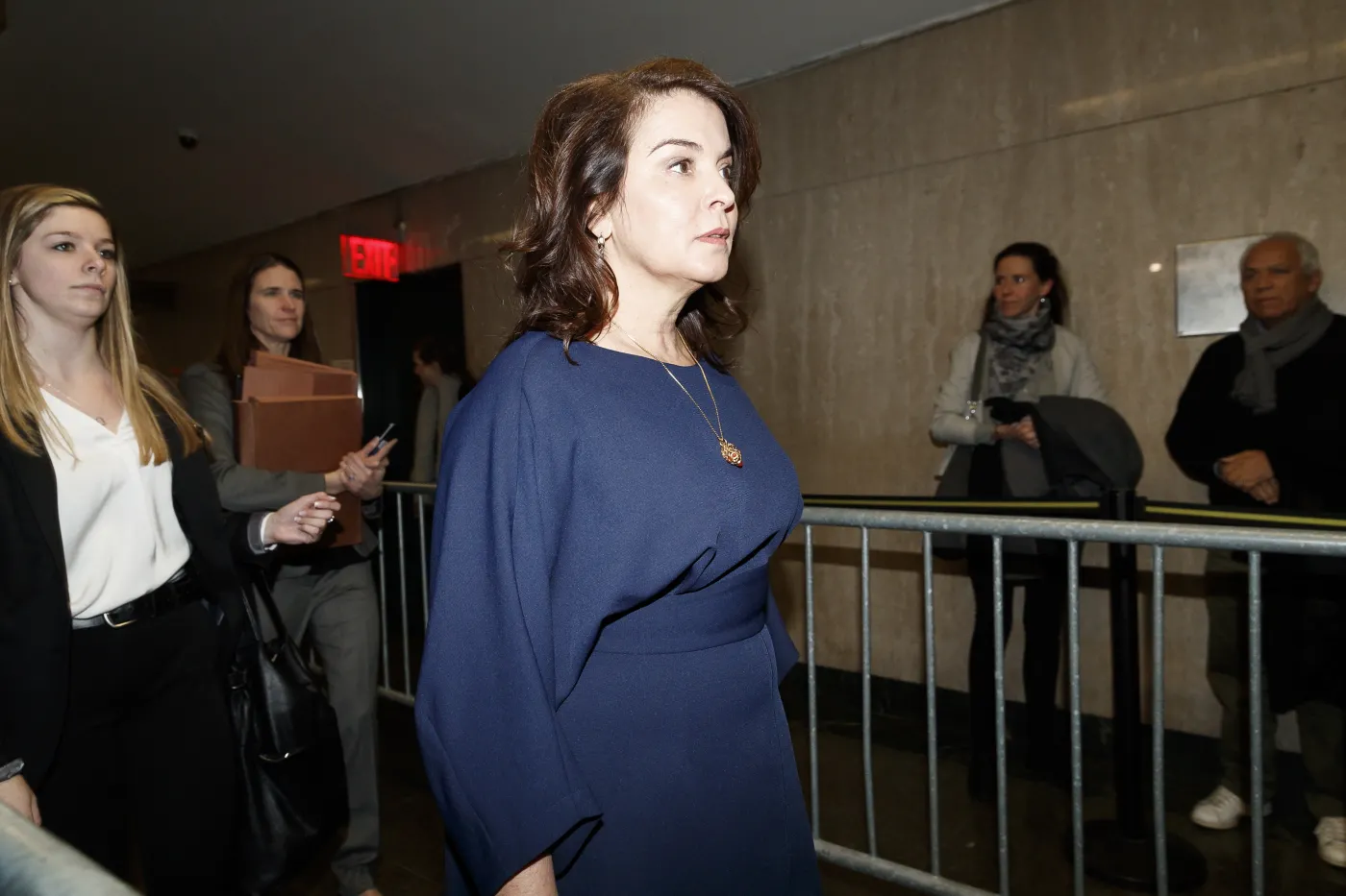 Sciorra: Weinstein mnie zgwałcił. Żałowałam, że otworzyłam drzwi