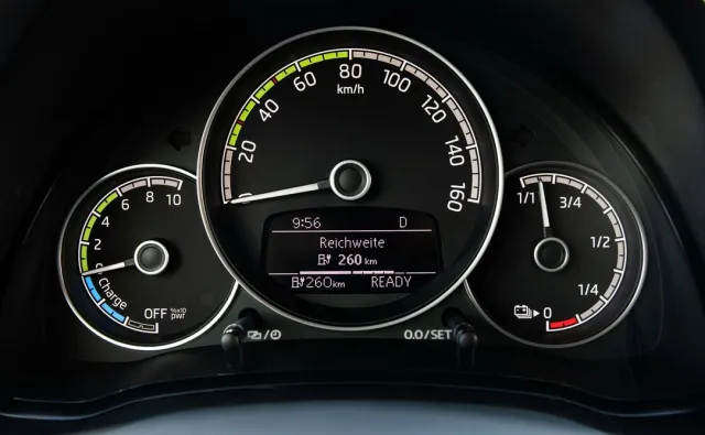 Zobacz, który samochód elektryczny wybrać, żeby nie żałować po 45 tys. km