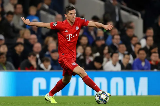 Bundesliga: Lewandowski uratował Bayern, dwa gole Polaka w meczu z Paderborn