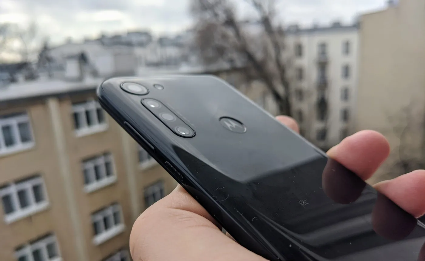 motorola-g8-power-12596579.jpg