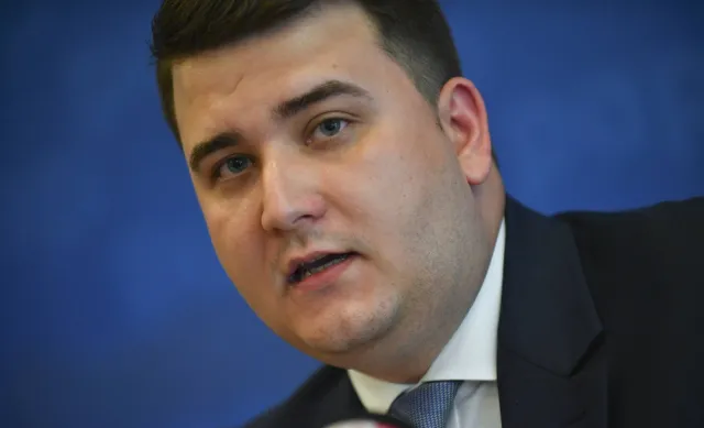 Bartłomiej Misiewicz, były rzecznik MON, zakłada własny biznes