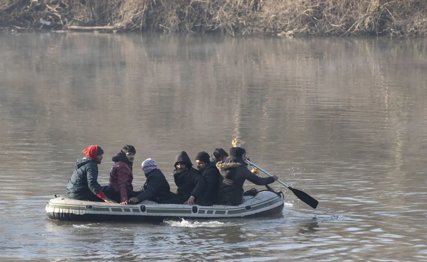Kryzys na granicy grecko-tureckiej. Służby strzelają do uchodźców [WIDEO]