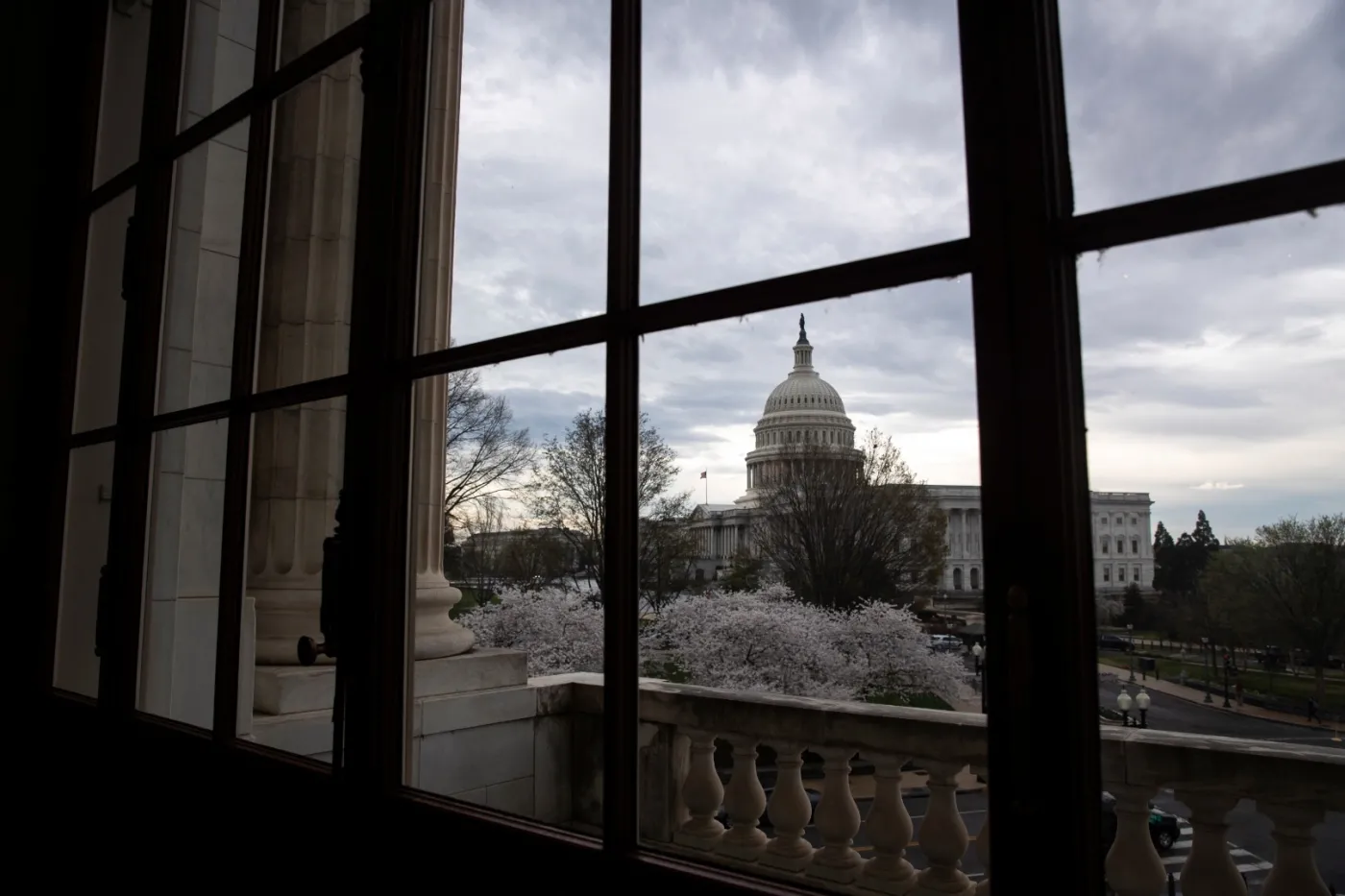 Wojna w Senacie o rekordowy pakiet gospodarczy. Demokraci zablokowali plan Republikanów