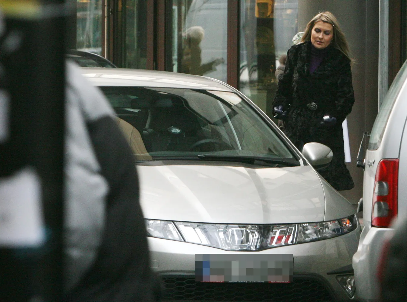 Katarzyna Skrzynecka parkuje w niedozwolonym miejscu