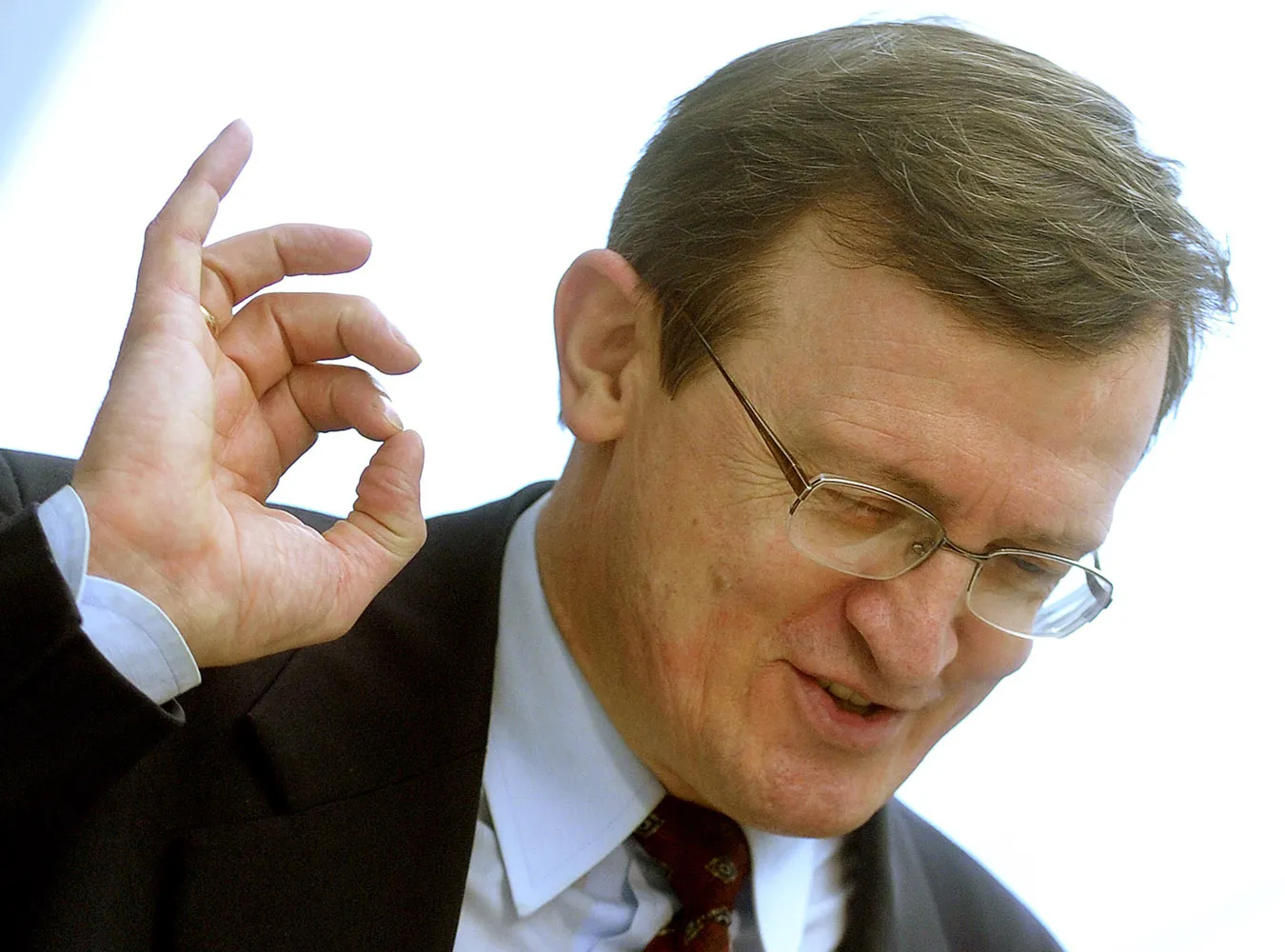 "PiS nie będzie tańczył jak zagra premier"