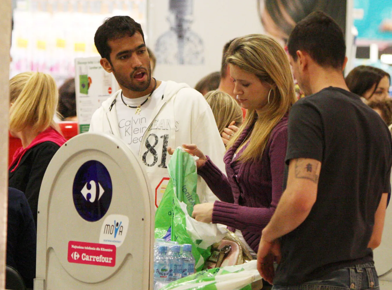 Roger uwielbia zakupy ze swoją dziewczyną