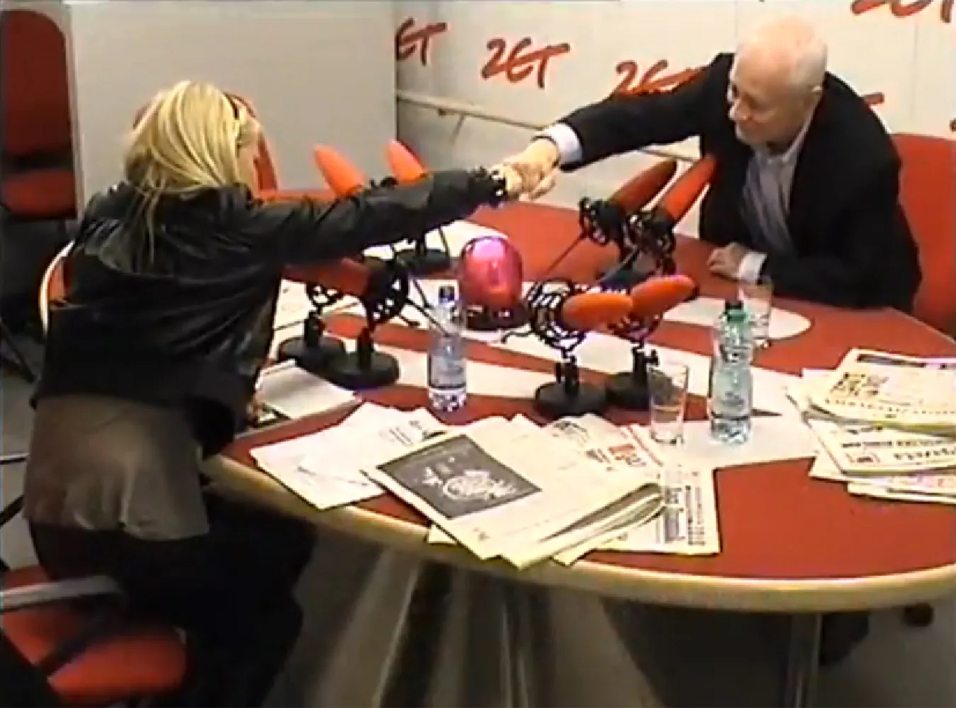 Boni przybił "żółwika" z Olejnik