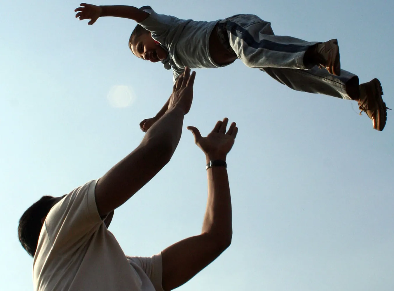 Co 12. mężczyzna wychowuje cudze dziecko