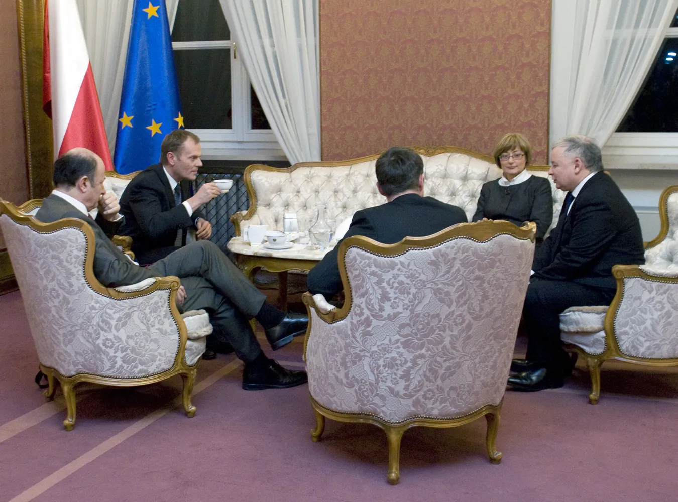 Kaczyński mówi o końcu wojny z Tuskiem