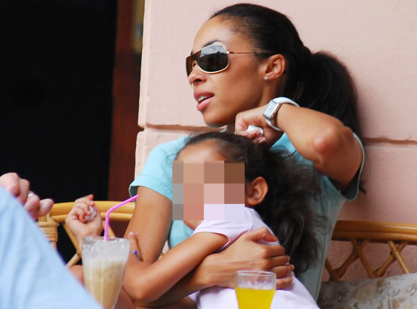 Omenaa wreszcie ma czas dla córki