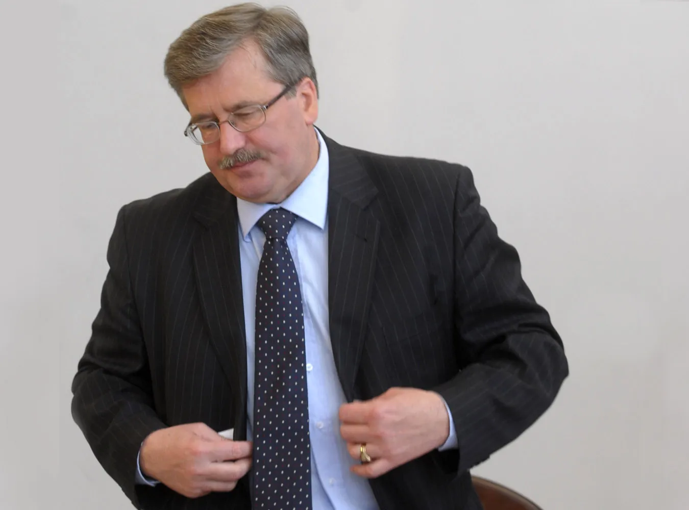 Komorowski tłumaczy się z Niesiołowskiego