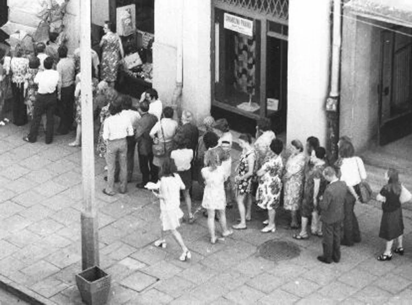 Naród na chwiejnych nogach