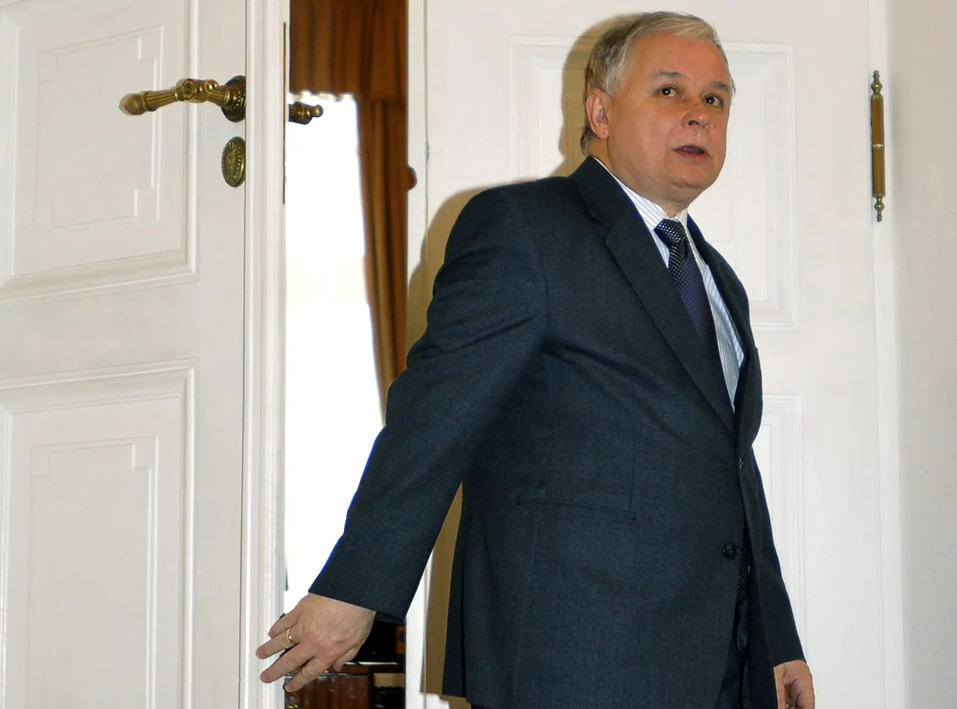 Prezydent kupuje czterysta mebli