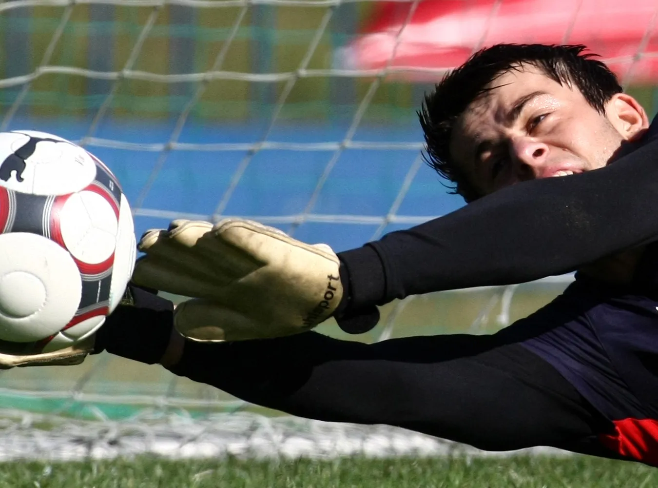 Fabiański pokonany. Mamy wideo