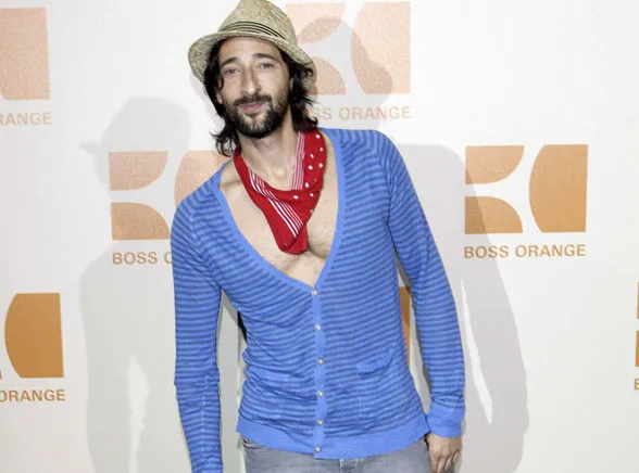 Odpowiedź: który gwiazdor lubi dekolty