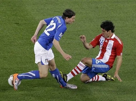 Sensacja Paragwaj wygrywa z Włochami