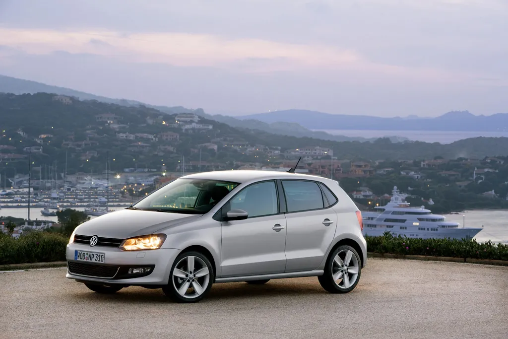 volkswagen_polo_279036a_609193.jpg