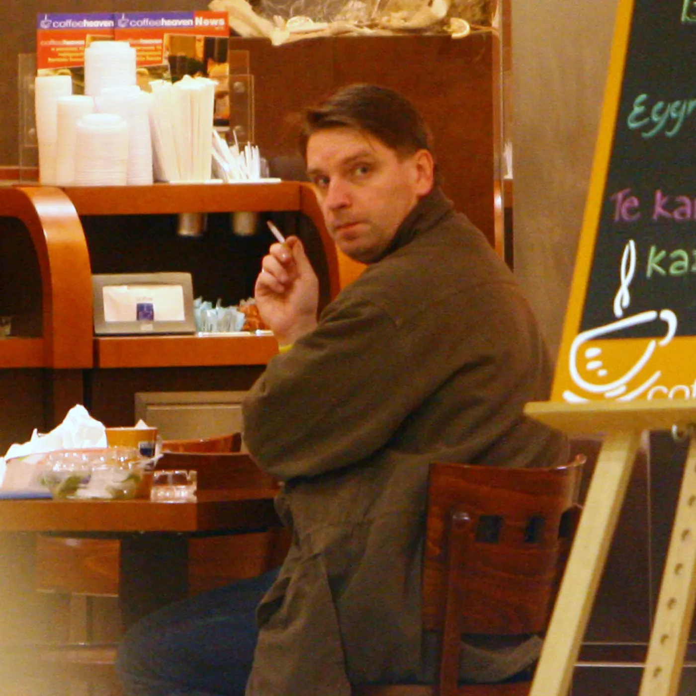 Nowym samochodem Tomasz Lis pojechał na kawę