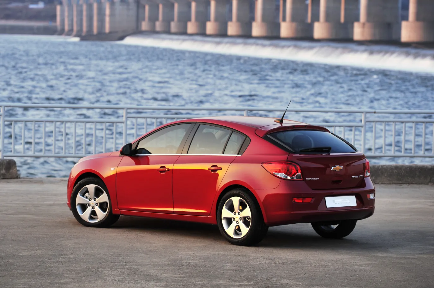 1849070-chevrolet-cruze-genewa.jpg
