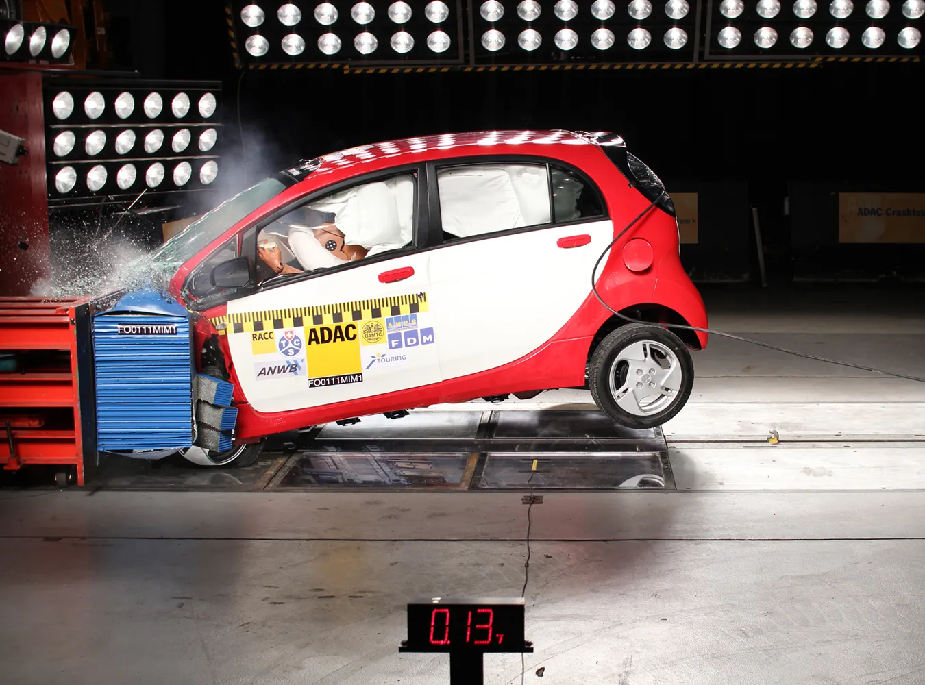 1756678-frontcrash-imiev-2-15.jpg