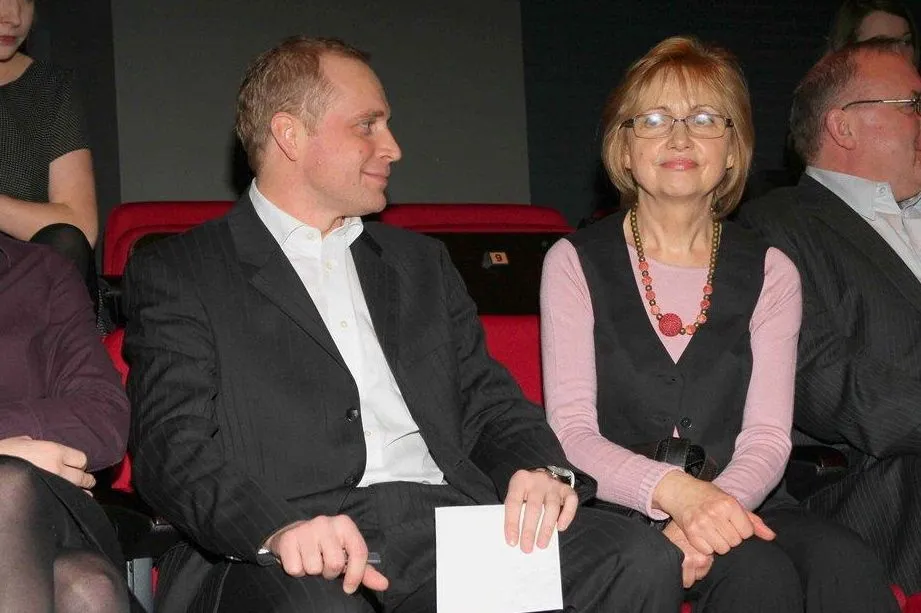 Piotr Adamczyk z mamą