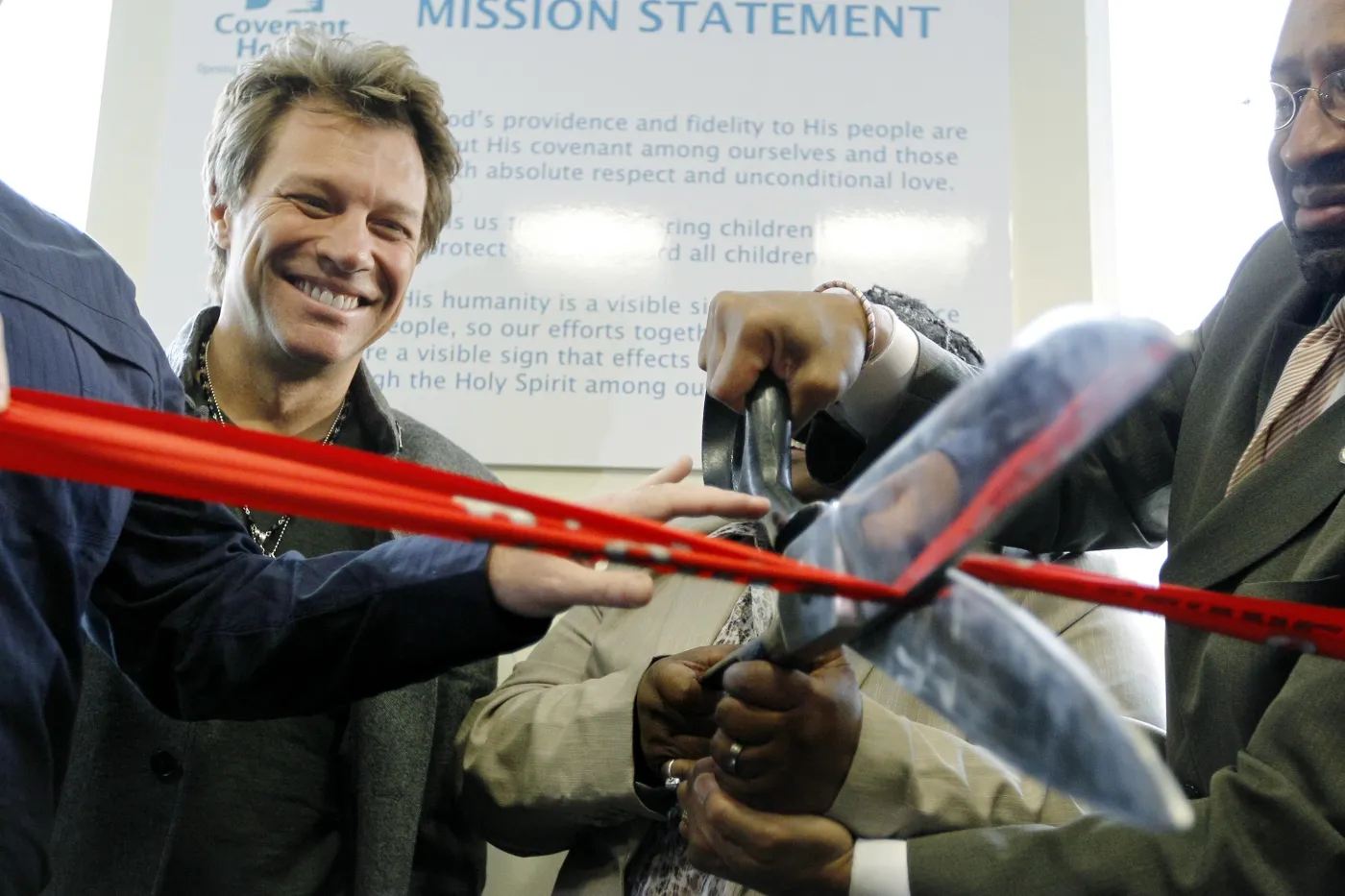 Jon w swojej fundacji