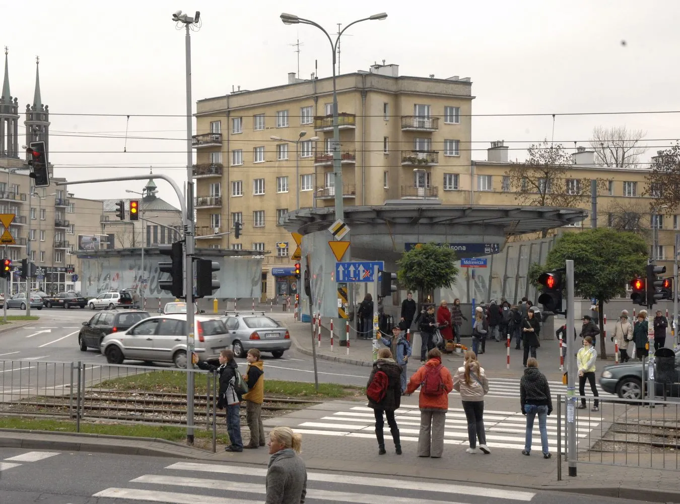 Sąd uwięził mężczyznę w mieszkaniu. Jak wyjdzie, zapłaci tysiąc złotych