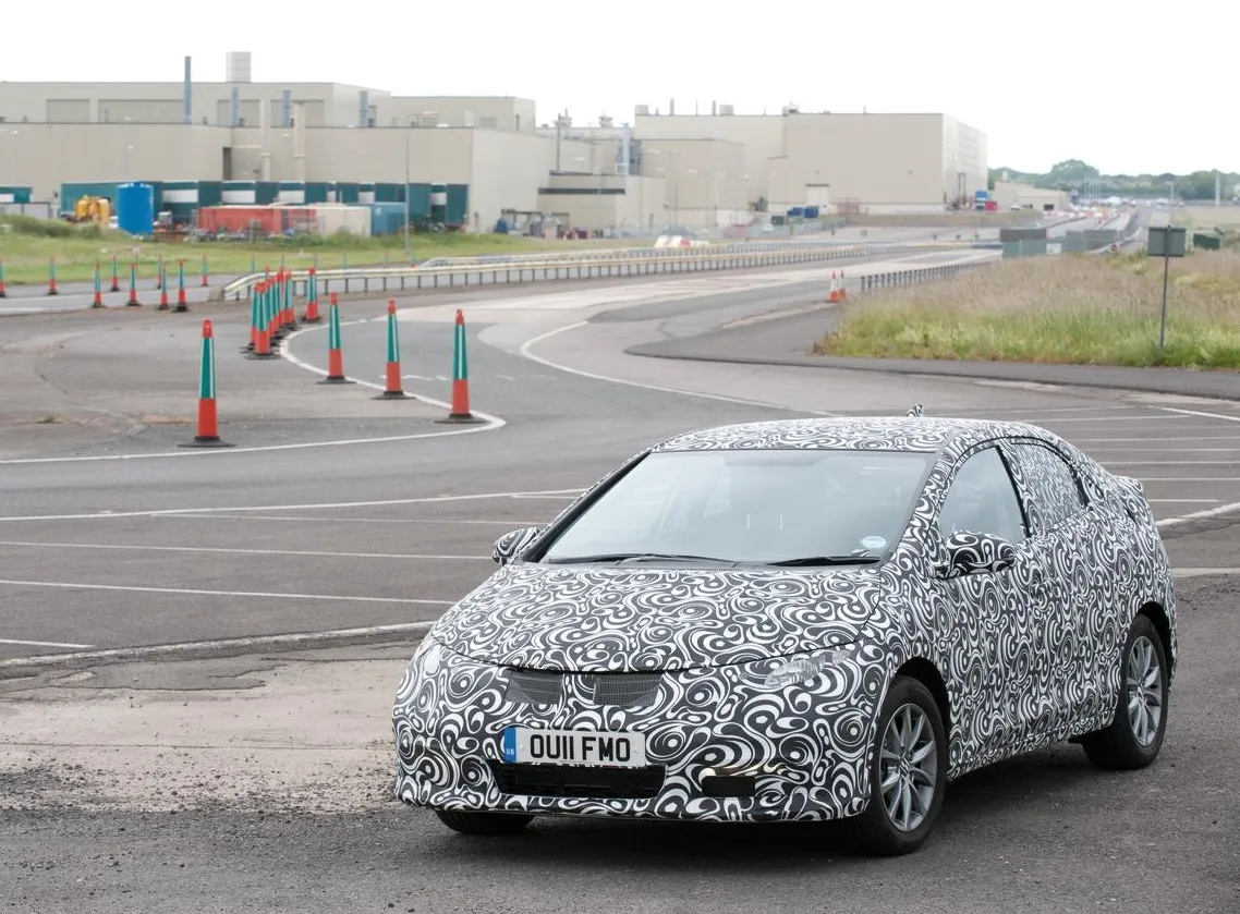 2411704-15600-new-honda-civic.jpg