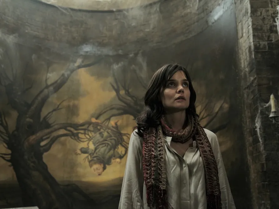 Guillermo del Toro straszy Katie Holmes w ciemności