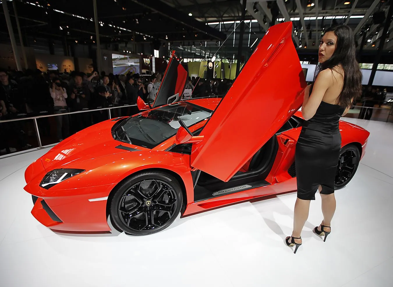 3066500-lamborghini-aventador.jpg
