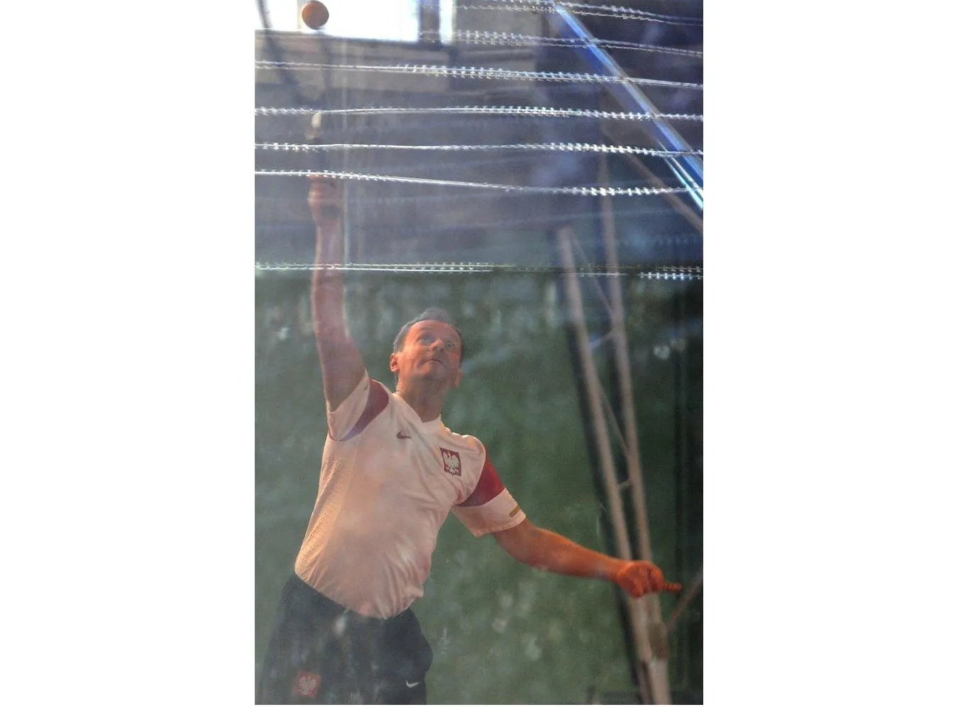 3073220-donald-tusk-na-korcie.jpg
