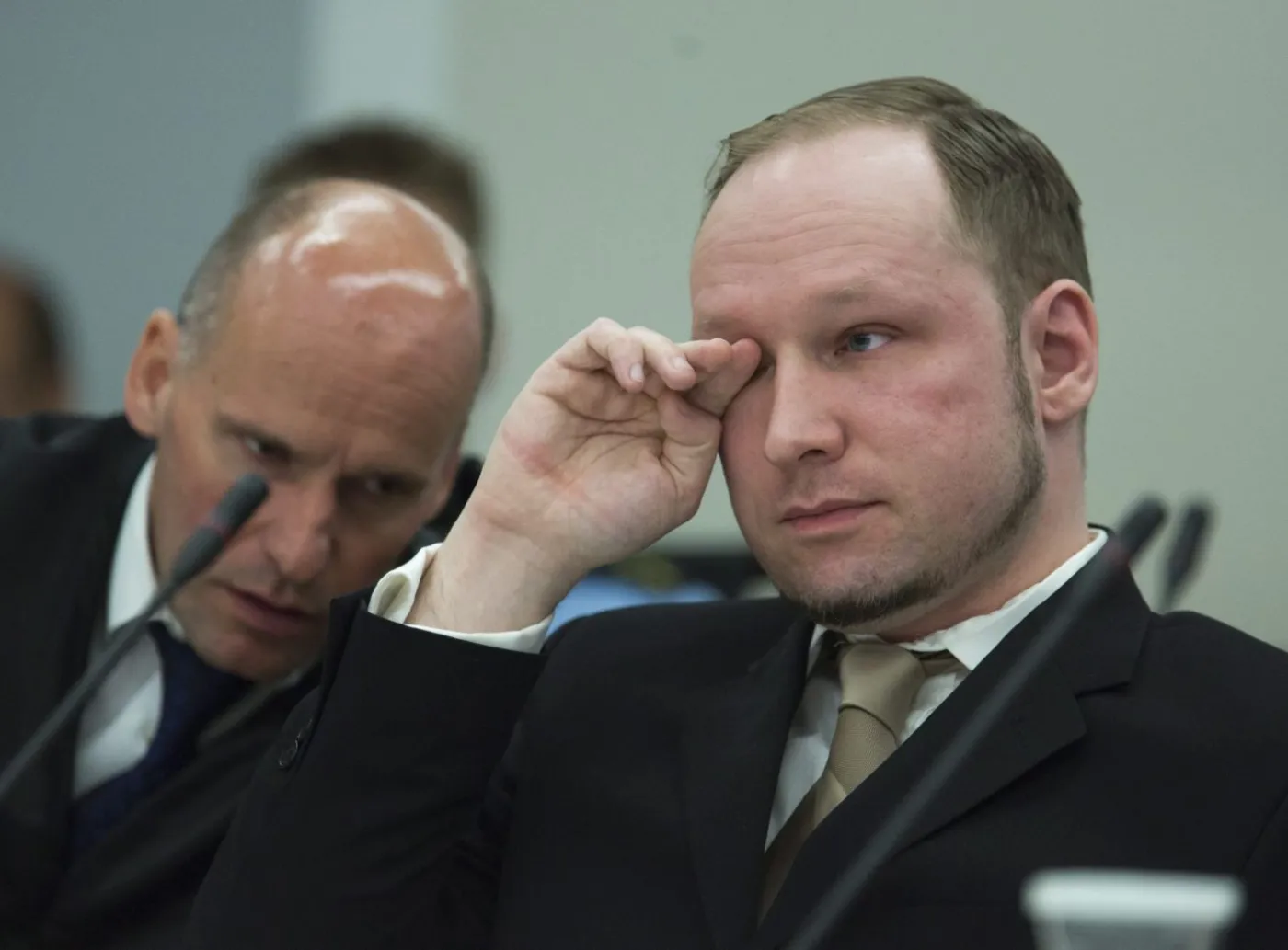 3367542-anders-breivik-proces.jpg