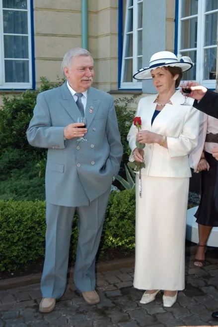 3409834-danuta-i-lech-walesowie.jpg