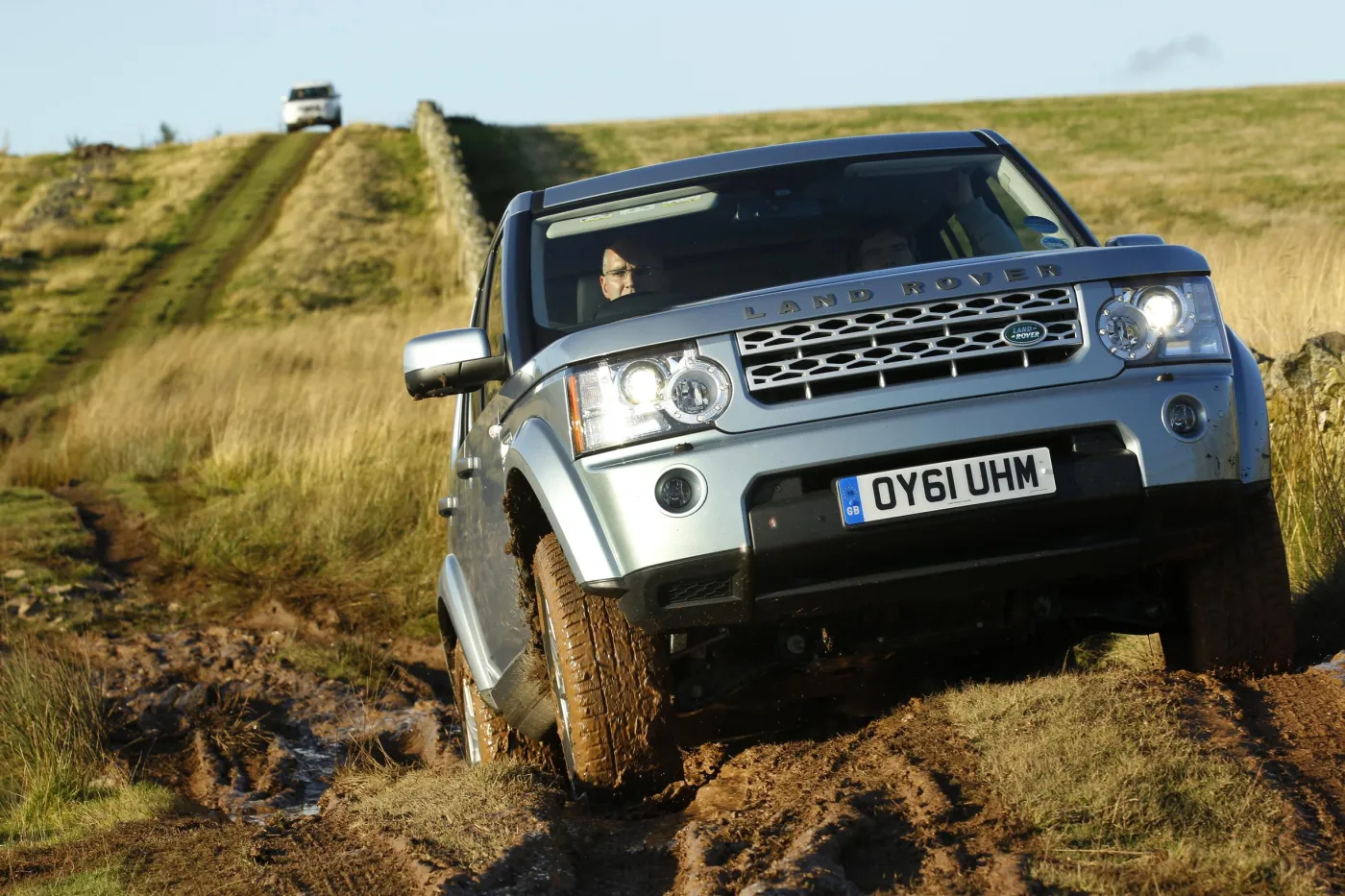 3475156-land-rover-discovery-4.jpg