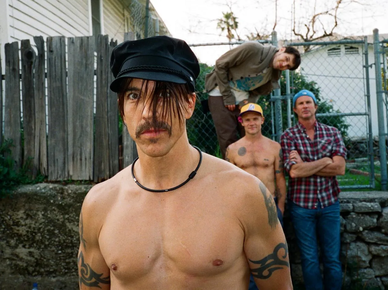 2317753-red-hot-chili-peppers.jpg
