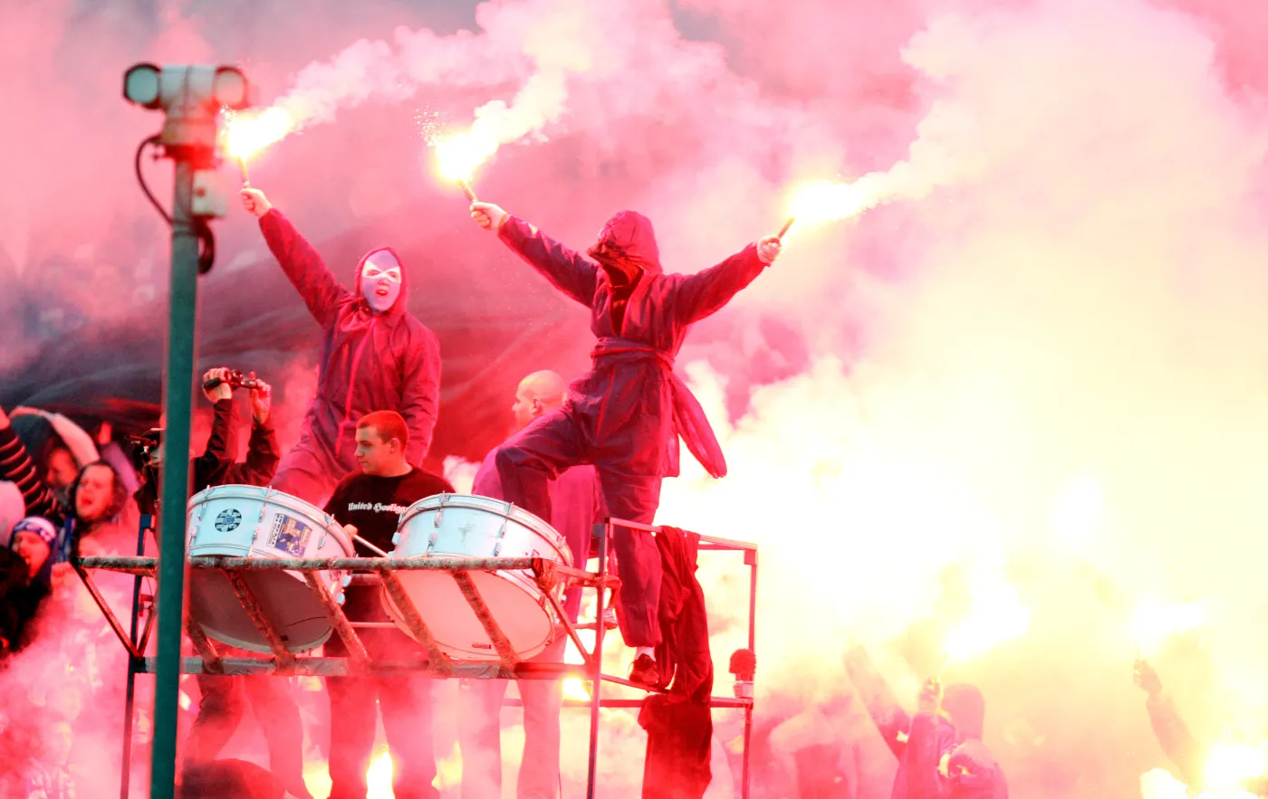 Premier Tusk obiecał szybką rozprawę z kibolami. Niekoniecznie...