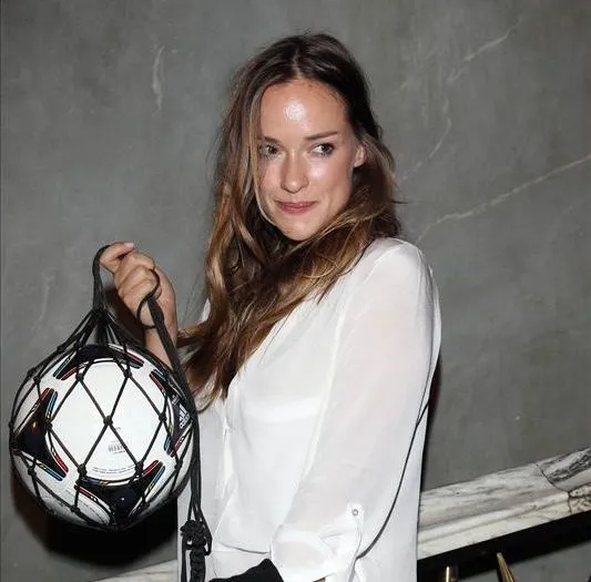 Alicja Bachleda-Curuś błysnęła nagą piersią!