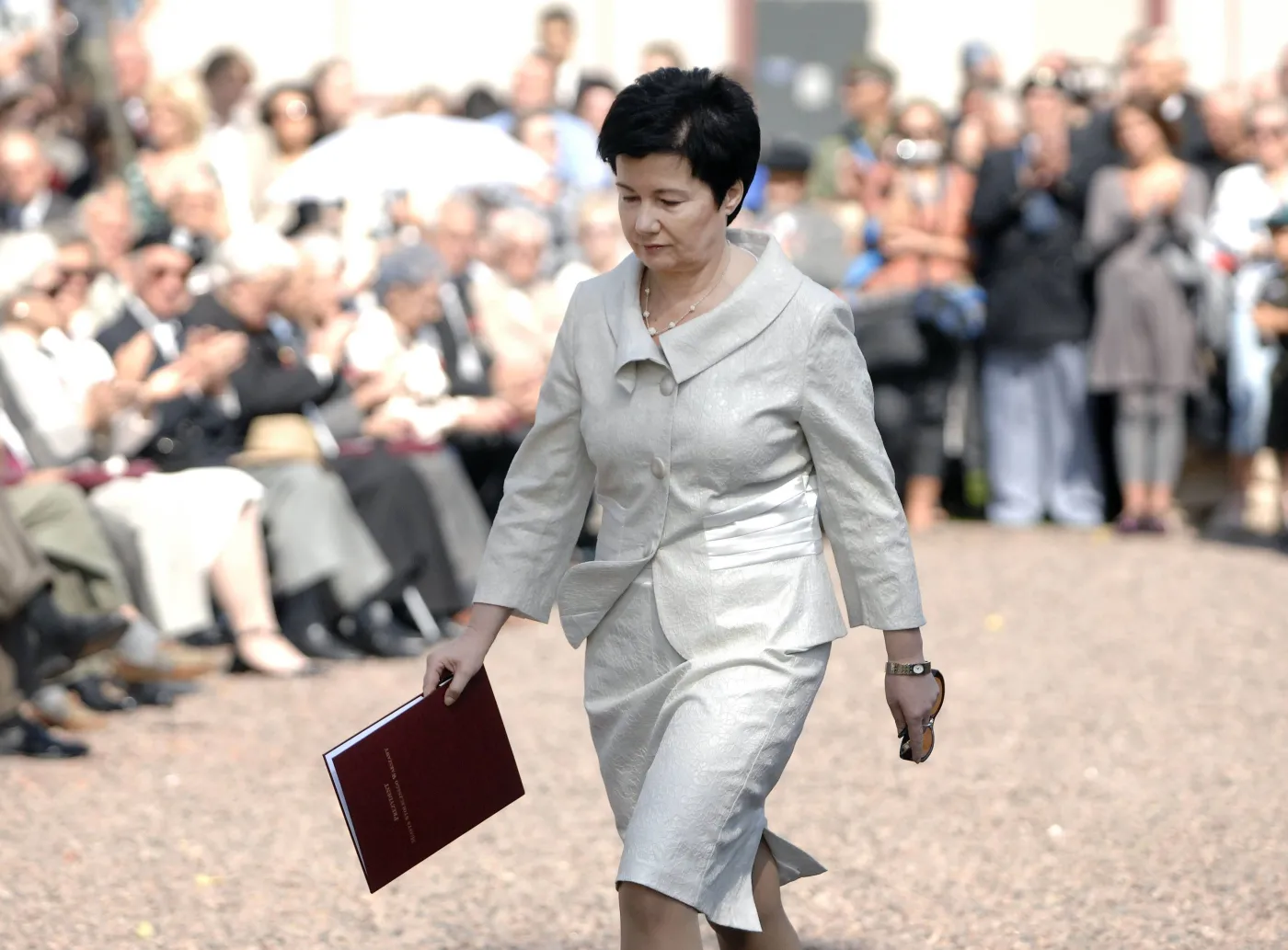 Ocenili Gronkiewicz-Waltz. "Ani czarno, ani różowo"