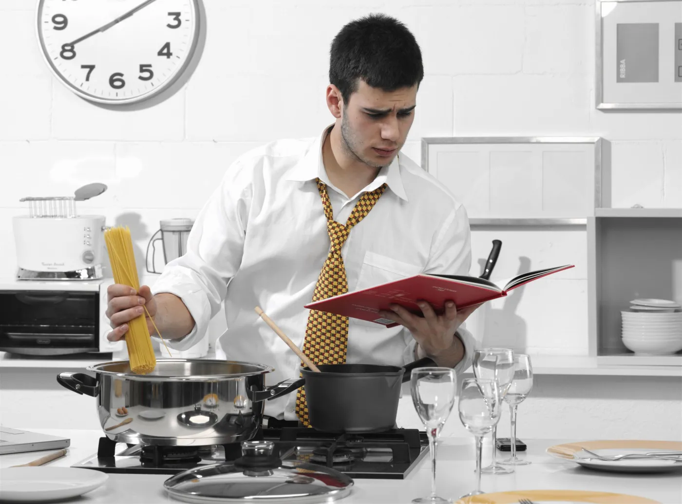 Dominacja kobiet w kuchni to przeszłość - teraz rządzą tam mężczyźni