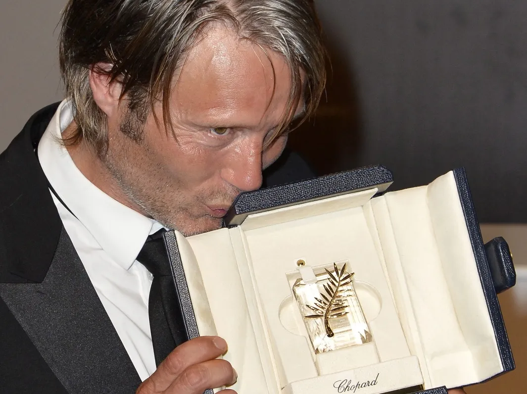 3567364-mads-mikkelsen-w-cannes.jpg