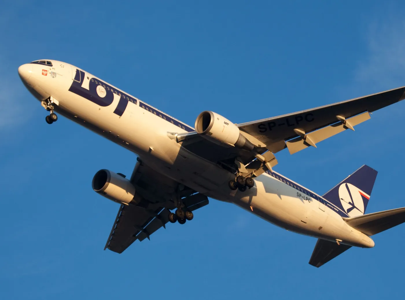 LOT nie zgadza się na postulaty stewardess. Będzie strajk?