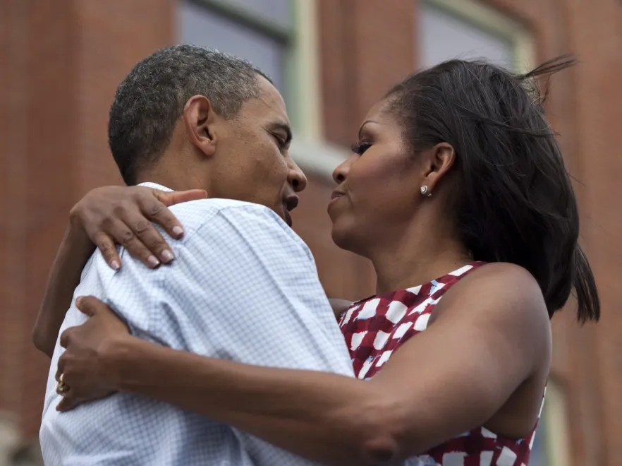 Prezydencka chwila zapomnienia: publiczne namiętności Obamów