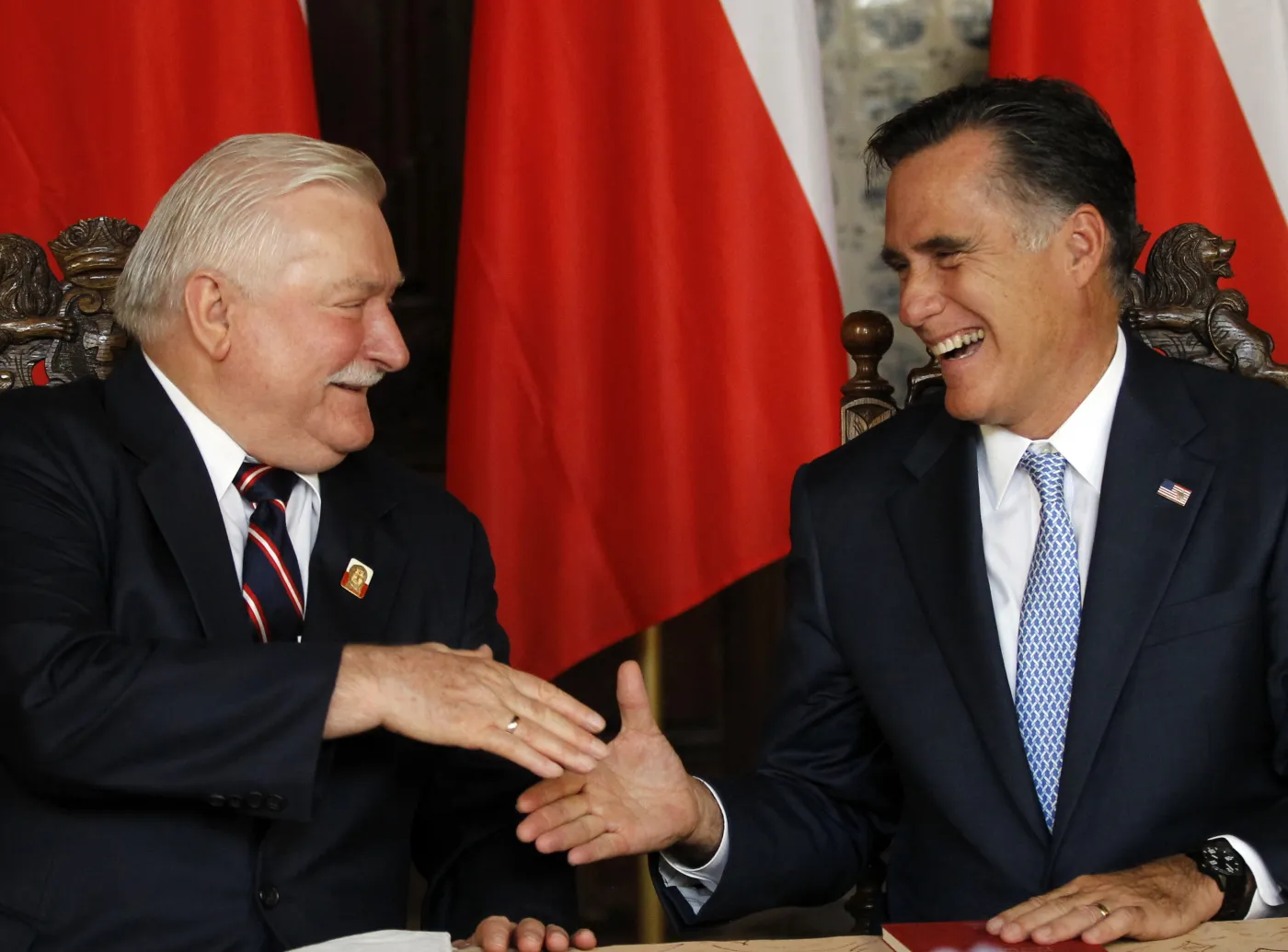 Mitt Romney zrobił spot z Lechem Wałęsą. A w tle papież Polak