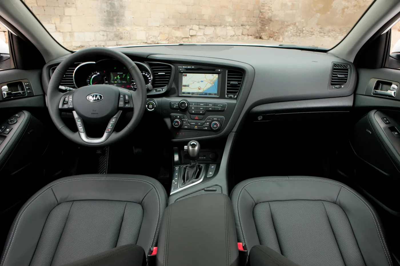 4105053-kia-optima-interior-11.jpg