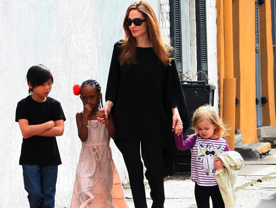 Anglina Jolie z dziećmi