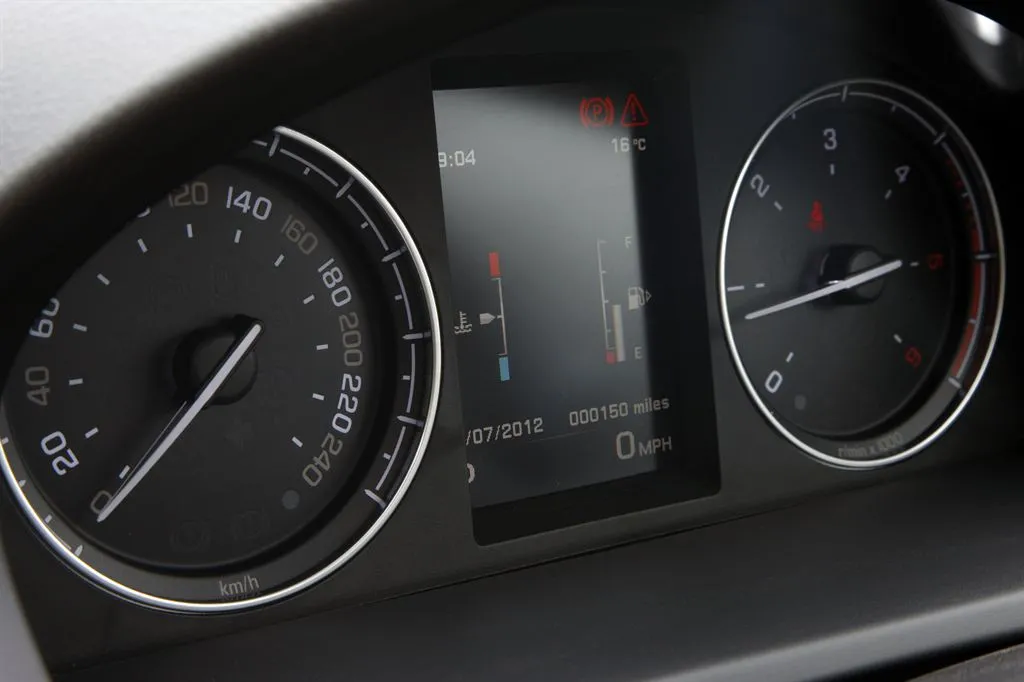 3937411-2012-08-23-facelifting-land-rovera-freelander-2-my-2013-5.jpg