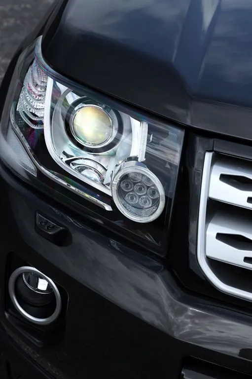 3937386-2012-08-23-facelifting-land-rovera-freelander-2-my-2013-4.jpg